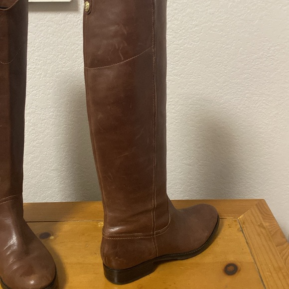 Ivanna trump’s boots or you are if you chose beautiful but not my color hmmm - Picture 10 of 15